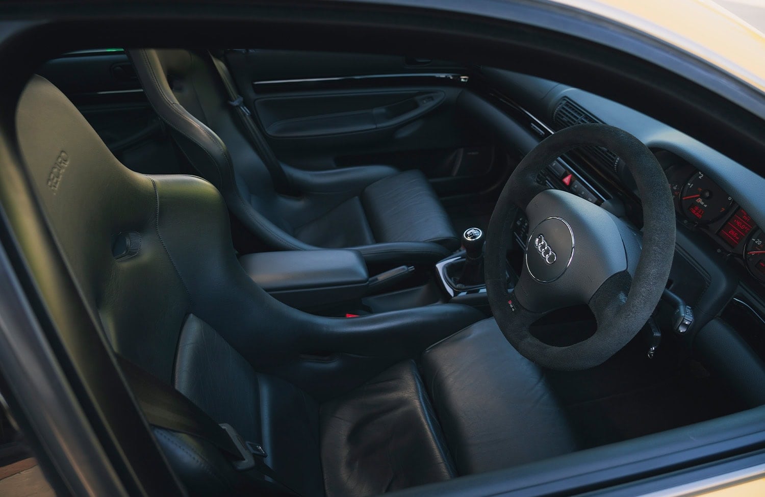 avant-4